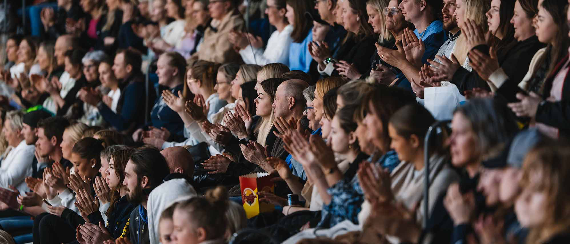Publik på Scandinaviums läktare.